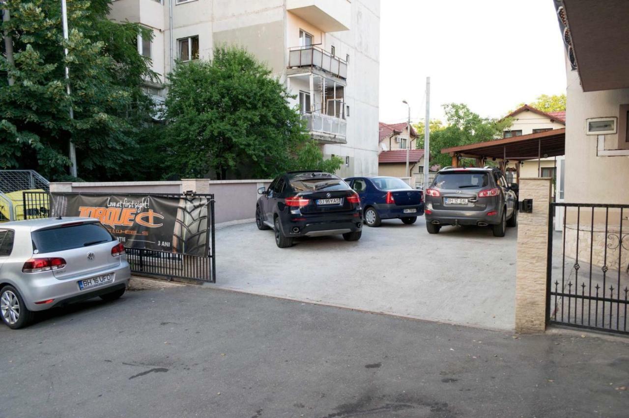 Penthouse De Lux Apartment Oradea Bagian luar foto